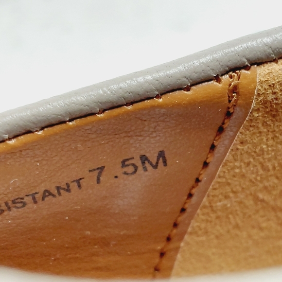 New Blondo Briellle Grey Leather Waterproof Square Toe Flats C646 - Picture 10 of 14